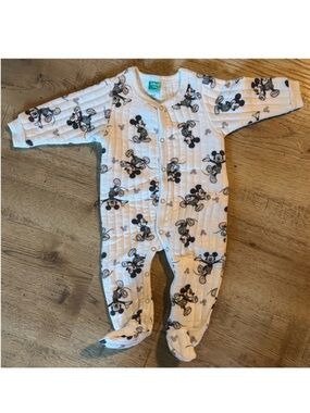 Disney Baby Mickey Mouse Quilted Footie Sleeper 0-3 Months Cozy Neutral Pajama